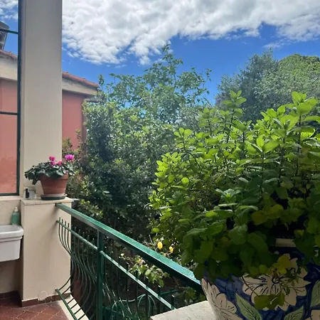 Splendida Casa Vista Mare Per 4 Persone Di Fronte Alle Spiagge Di * Bussana