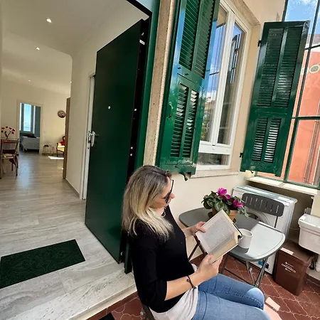 Apartment Splendida Casa Vista Mare Per 4 Persone Di Fronte Alle Spiagge Di Bussana Nuova