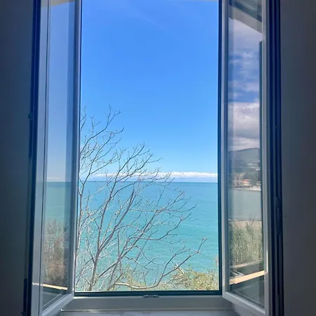 Splendida Casa Vista Mare Per 4 Persone Di Fronte Alle Spiagge Di