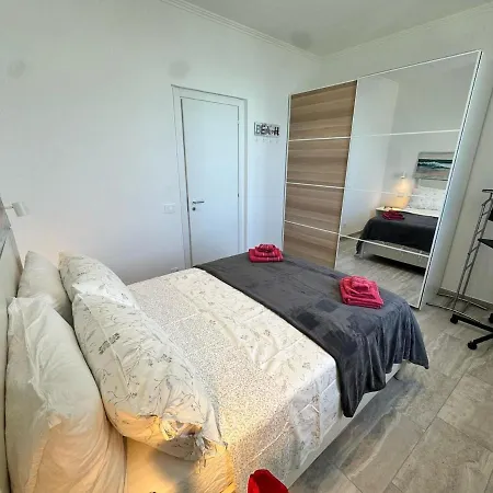 Splendida Casa Vista Mare Per 4 Persone Di Fronte Alle Spiagge Di * Bussana Nuova
