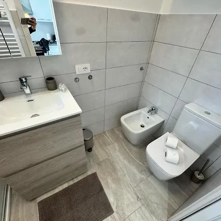 Splendida Casa Vista Mare Per 4 Persone Di Fronte Alle Spiagge Di Apartman