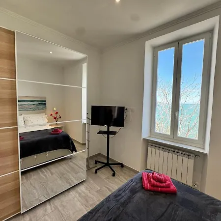 Splendida Casa Vista Mare Per 4 Persone Di Fronte Alle Spiagge Di Daire Bussana
