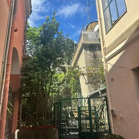Apartment Splendida Casa Vista Mare Per 4 Persone Di Fronte Alle Spiagge Di Bussana Nuova
