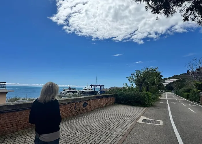 Splendida Casa Vista Mare Per 4 Persone Di Fronte Alle Spiagge Di Apartment