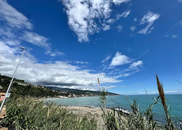 Splendida Casa Vista Mare Per 4 Persone Di Fronte Alle Spiagge Di Bussana Nuova